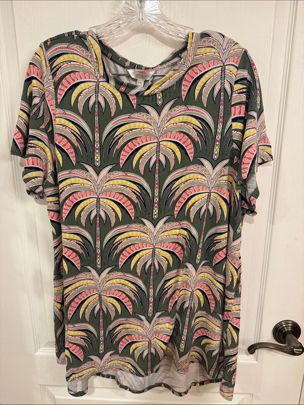 crown & ivy Olive Tee with Pink and Yellow Palm Print